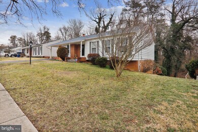 7417 Leahy Rd, New Carrollton, MD 20784 - photo 2