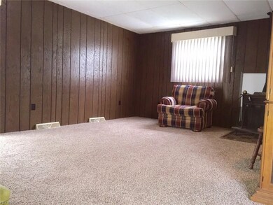 136 Hopewell Dr, Struthers, OH 44471 - photo 4