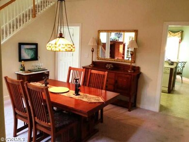 Dining Room - Formal Dining room with Column and o