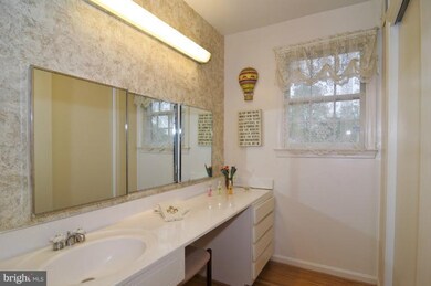 7909 Cindy Ln, Bethesda, MD 20817 - photo 6