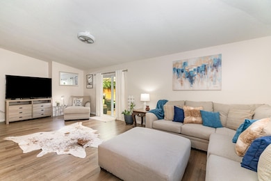 1736 Vista Lake Cir, Melbourne, FL 32904 - photo 6