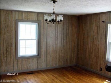 603 Lancaster Dr, Reidsville, NC 27320 - photo 5