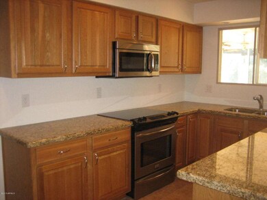 Upgraded & updated Kitchen w/granite