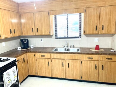 2116 Bunting Dr, Jacksonville, FL 32210 - photo 7