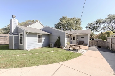 4001 Wilke Rd, Rolling Meadows, IL 60008 - photo 3