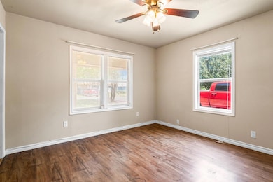 1018 Dubois St, Denison, TX 75020 - photo 7