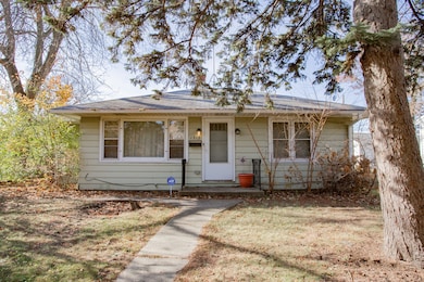 1312 N Linden Ave, Waukegan, IL 60085 - photo 2