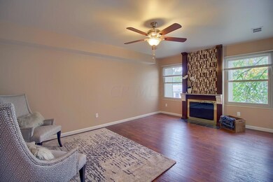 Living Room (7)