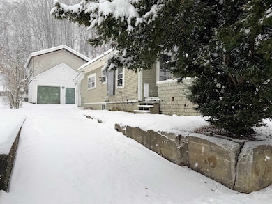 79 Merrill St, Springfield, VT 05156 - photo 3