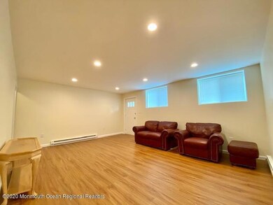 B-Living room