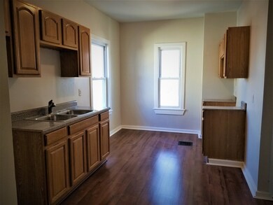 19 Merrick Ave, Springfield, MA 01109 - photo 2