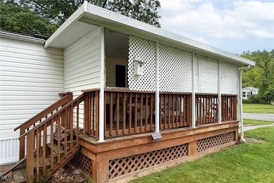 11 Brookins Dr, Olmsted Falls, OH 44138 - photo 2