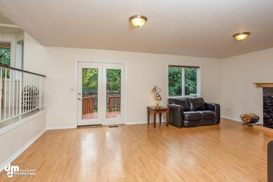 Living Room_9215-SMALL
