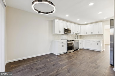 2015 Wethersfield Ct, Reston, VA 20191 - photo 4