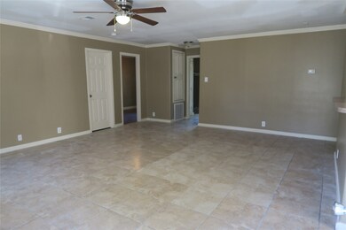 6806 Covington Dr, Houston, TX 77091 - photo 3