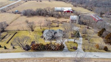 19810 S Hedge Ln, Spring Hill, KS 66083 - photo 2