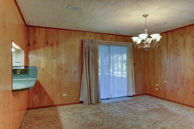 303 Malcom St-9