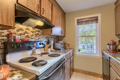 51 Olde Colonial Dr unit 6, Gardner, MA 01440 - photo 2