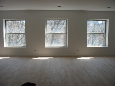 6120 N Washtenaw Ave unit 2, Chicago, IL 60659 - photo 2