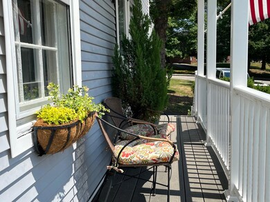 33 Halstead St, Kittery, ME 03904 - photo 2