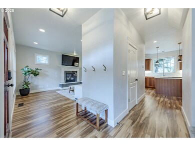 723 S 48th St, Springfield, OR 97478 - photo 5