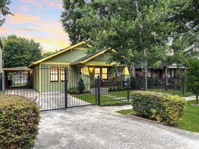 805 Ralfallen St, Houston, TX 77008 - photo 2
