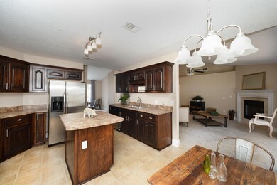 653 Territory Ln 010