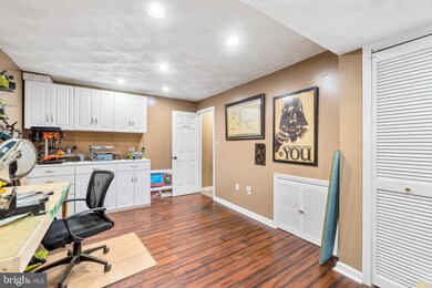 908 Black Spruce Ln, Sykesville, MD 21784 - photo 7