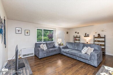 08-Living Room_IMG_1827_SSW