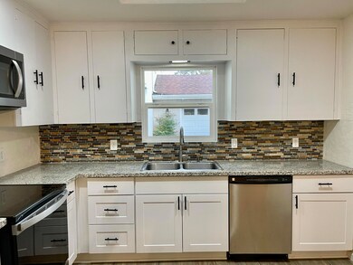 325 SE M St, Grants Pass, OR 97526 - photo 6