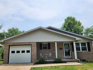 605 E Maple St, Boonville, IN 47601 - photo 2