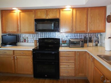 111 Franklin Ct, Bethlehem, PA 18020 - photo 5