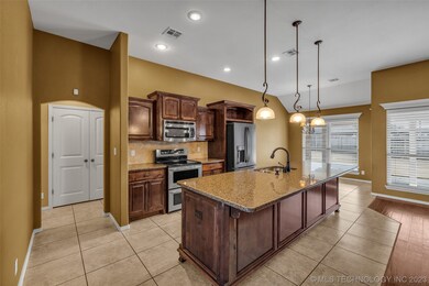 7321 E Knoxville St, Broken Arrow, OK 74014 - photo 5