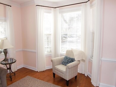 LIVING ROOM BAY WINDOW