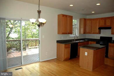 8702 Phipps Farm Way, Manassas, VA 20109 - photo 3