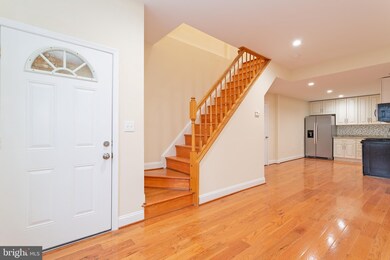 652 Newton Place NW unit 2, Washington, DC 20010 - photo 5