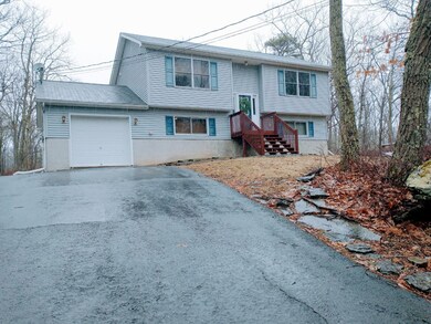 122 Surrey Dr, Lords Valley, PA 18428 - photo 2