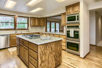 3555 Ross Ln, Central Point, OR 97502 - photo 7