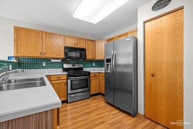 354 Cascade Ln unit 354, Oswego, IL 60543 - photo 5