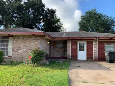 1703 Rainy River Dr, Houston, TX 77088 - photo 3