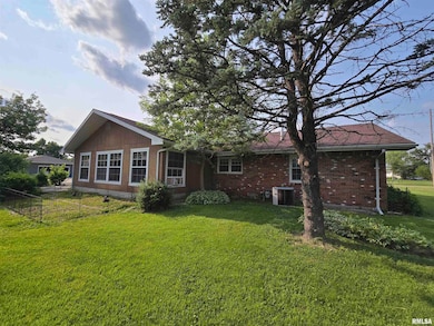 405 Easthaven Dr, Centralia, IL 62801 - photo 3