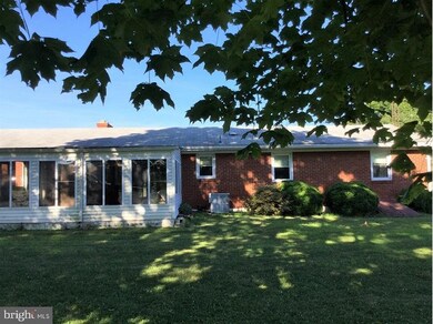 93 Hilltop Dr, Chambersburg, PA 17202 - photo 5