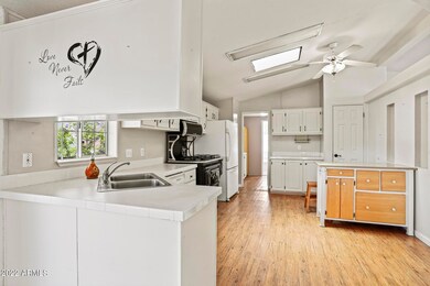 Kitchen (1)
