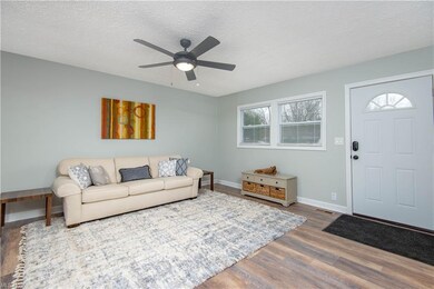 744 Robinhood Dr, Aurora, OH 44202 - photo 3