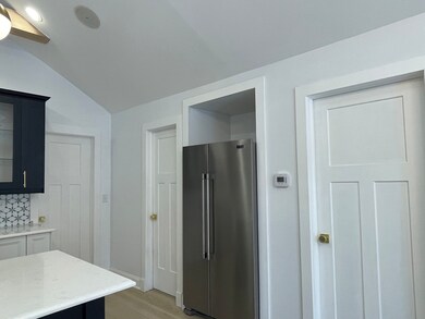 607 W Olive St, Bloomington, IL 61701 - photo 5