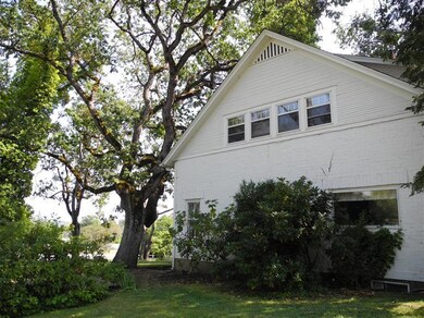 3390 Ross Ln, Central Point, OR 97502 - photo 3