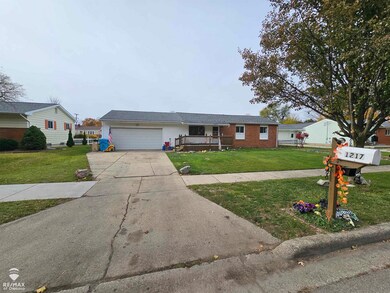 1217 Hanover St, Owosso, MI 48867 - photo 3