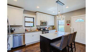 5105 W Nelson St, Chicago, IL 60641 - photo 4