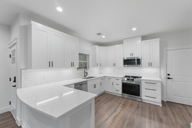 4208 Castor St unit A, Houston, TX 77022 - photo 3