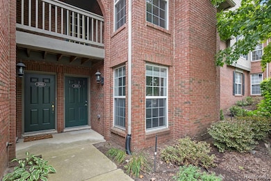 28139 Carlton Way Dr, Novi, MI 48377 - photo 2